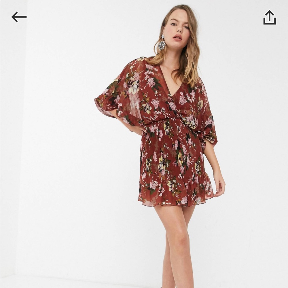 Beautiful mini pleated dress
